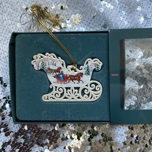 Vintage lenox Victorian sleigh. Perfect condition.